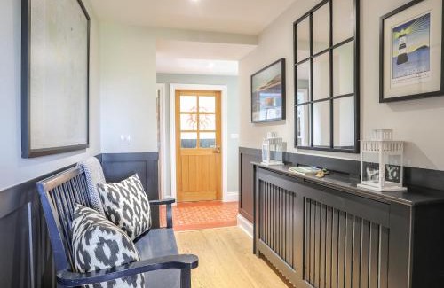 Brynsiencyn House | Dolwaenydd