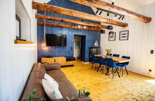Puck House | Dom Belona z prywatnym podgrzewanym basen i jacuzzi