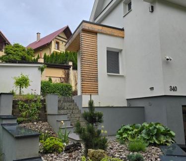 Kostolna Ves House | Dom pri jazere