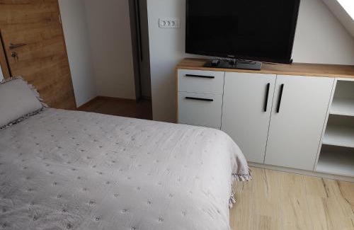 Predjama House | Domačija Blaževc