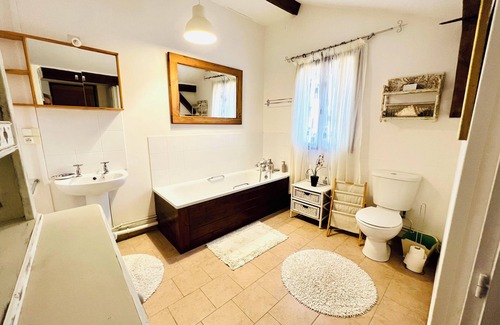 Saint-Pierre-le-Moutier House | Domain de Guiblain. large country home 10km from Magny-Cours with pool/jacuzzi