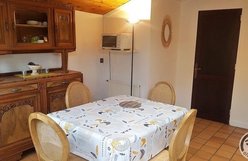 Les Echets House | Domaine Albert - POMMIERS