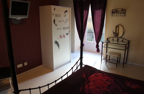 Saint-Jean-d'Alcapies House | Domaine d'Alcapiès Romantic Room