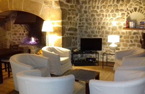 Burdignes House | Domaine de Béchetoile, group lodging and restoration