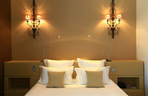 Les Baux-de-Provence Hotel | Domaine de Manville