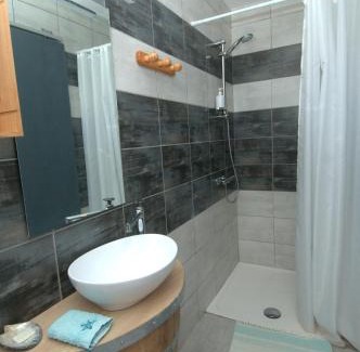 Roquefort-des-Corbieres Bed & Breakfast | Domaine de la Clotte