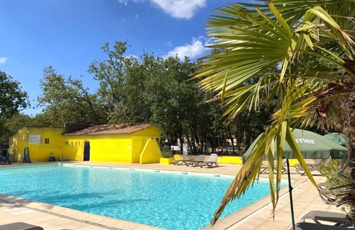 Saint-Saturnin-les-Apt RV Rental | Domaine des Chênes Blancs - Camping