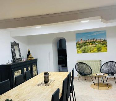 Villefloure House | Domaine de Gourgounet gîte à la ferme, Gite de groupe 25 couchages avec piscine privative