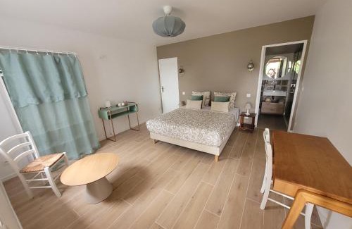 Mortagne-sur-Gironde Bed & Breakfast | Domaine de la gare M - anciennement Logis de La Garenne