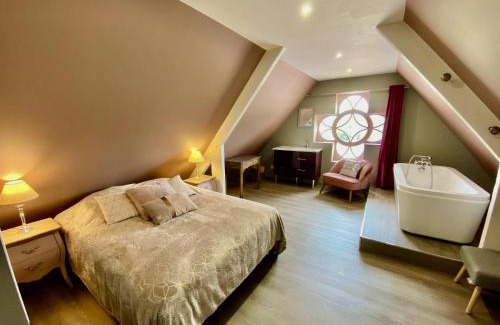 Saint-Planchers Villa | Domaine de Lalie 20pers piscine tennis, 8min mer