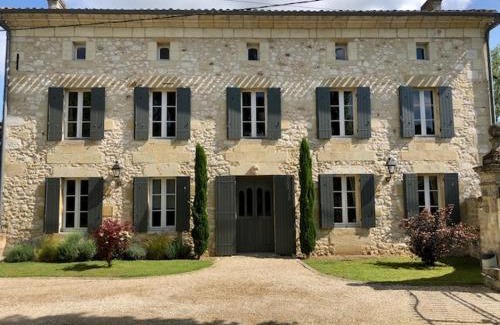 Saint-Seurin-de-Prats Bed & Breakfast | Domaine des Monges