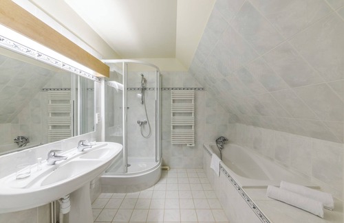 Cubry Hotel | Domaine du Château de Bournel