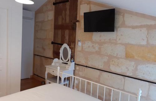 Ambares-et-Lagrave House | Domaine du chauvet