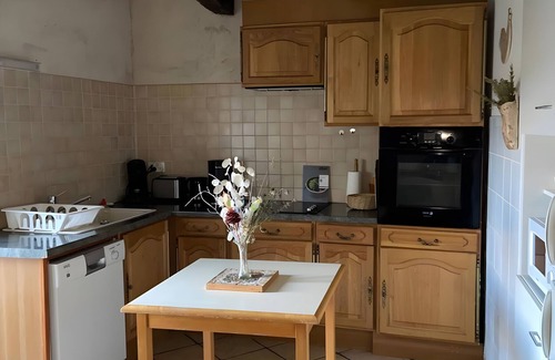 Combret House | Domaine du Plan Del Poux – Rural Holiday Home for 8 People with Mountain View and Terrace