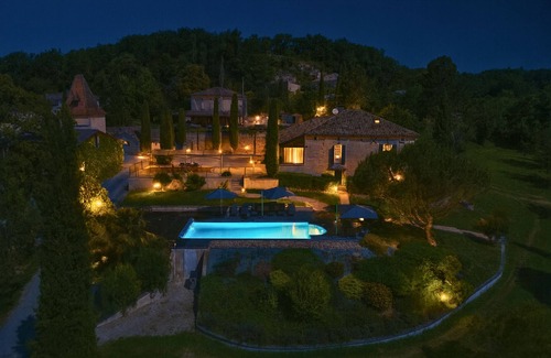 Valprionde Villa | Domaine de la roque! Private swimming pool, Table tennis, BBQ, Fitness room