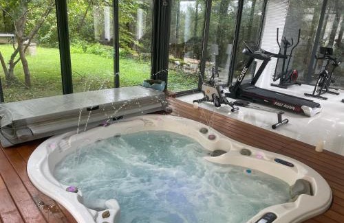 Sainte-Genevieve-les-Gasny House | Domaine Spa Perret-Parc 3Ha-À3Mn Giverny-Jardins Monet-Château ArtDéco MasterSuite B&B et-ou Gîte de Charme-Le Vexin-Piscine Chauffée en Été-Aire Enfants-PingPong-Options Dîner-Billard-Massage-Yoga-Coaching-Fitness-Sauna-Hammam-Promo 1HJacuzzi pour 2Nuits