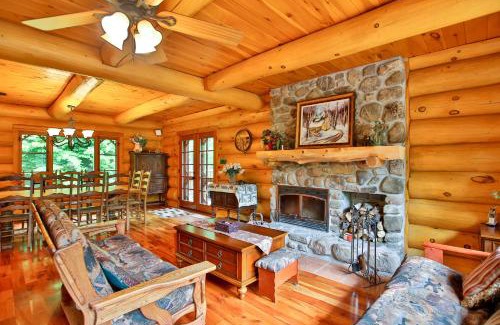 Grenville-sur-la-Rouge Ski Chalet | Domaine la Cedriere