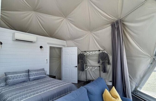 West Bay Cabin | Dome 2 · Luxury Lakeside Dome With Hot Tub
