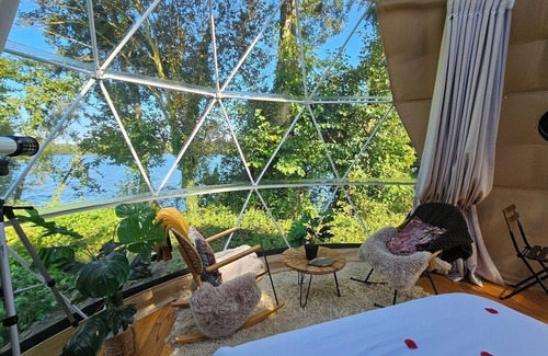 Cannes-Ecluse Cabin | Dome with transparent roof, jacuzzi, telescope, rowing boat, 1h from Paris - RER station
