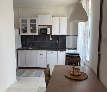 Dobris House | Domek Jiráskova