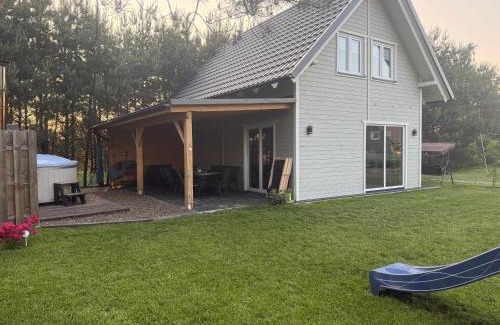 Sulecki Borek House | Domek Oliwkowy Balia z Jacuzzi KASZUBY