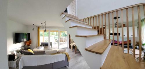 Mirsk House | Domek Za Płotem