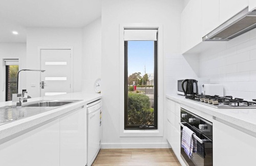Bentleigh Apartment | Domi Rentals - The Hampton Homes