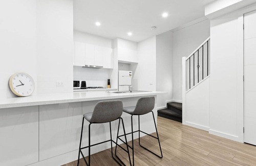 Bentleigh Apartment | Domi Rentals - The Hampton Homes