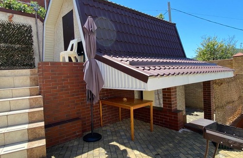 Arkhipo-Osipovka House | Domik fligel