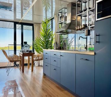 Kozin Apartment | Domki na wodzie - Resort 36 Houseboats