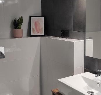 Lgin Apartment | Domowa- Restauracja i Pokoje
