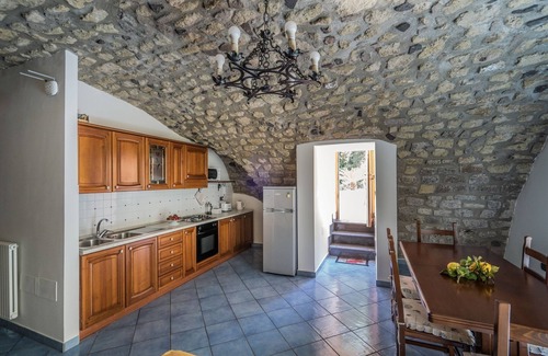 Vico Equense Apartment | Domus Le Postali, Lovely 2 bedroom beach apartment on Sorrento Coast