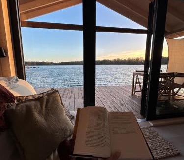 Wegorzewo Boat Rental | Domy na wodzie Sztynort