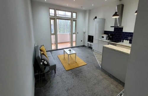 Doncaster Apartment | Doncaster City Centre Deluxe Whole Apartment sleeps 4 D2n