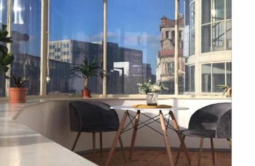 Doncaster Apartment | Doncaster City Centre Deluxe Whole Apartment sleeps 4 D2n