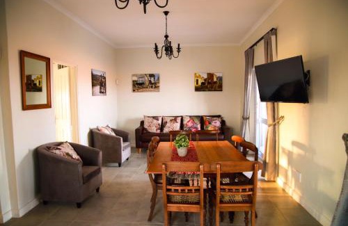 Calvinia House | Donkieshoek Accommodation & Campsite, Calvinia