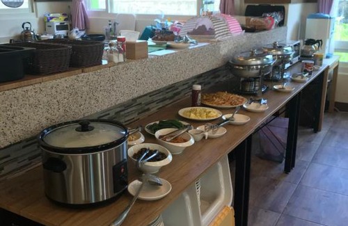 Jiji House | DooDoo B&B