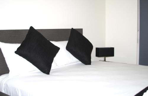 Springsure Hotel | Dooley's Tavern & Motel Springsure
