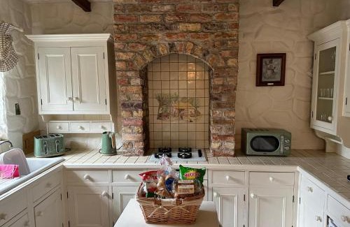 Tempo House | Doon Cottage Sleeps 8 Hottub Gym Area Pool Table