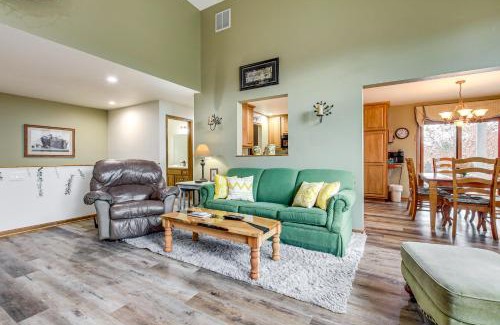 Egg Harbor House | Door County Townhome Pool Access, 1 Mi to Beach!