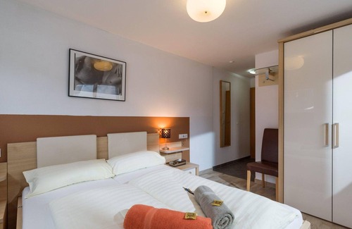 Scheffau am Wilden Kaiser Cottage | Doppelzimmer mit Bad - Haus Romeo - Alpine Gay Resort