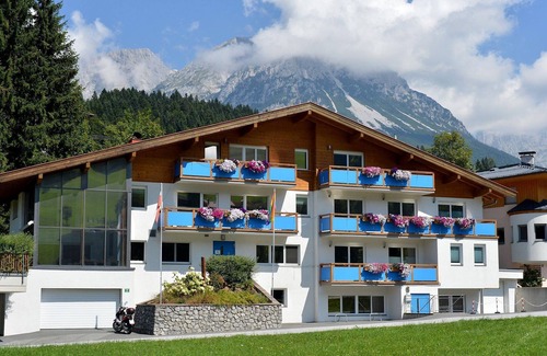 Scheffau am Wilden Kaiser Cottage | Doppelzimmer mit Bad - Haus Romeo - Alpine Gay Resort