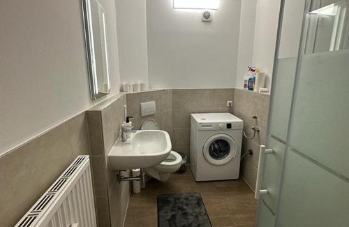 Osnabrueck House | Doppelzimmer in einer Dreizimmerwohnung mit Bad und Küche