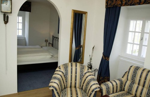 Halbturn House | Doppelzimmer mit Dusche, WC - Wohnen im Schloss - Knappenstöckl