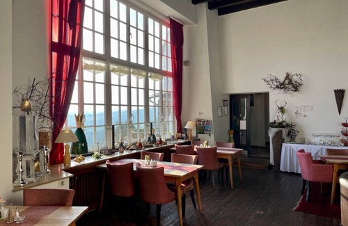 Kronenburg House | Doppelzimmer Superior - Burghaus und Villa Kronenburg