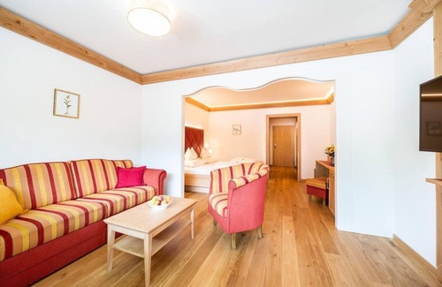 Bad Kleinkirchheim House | Doppelzimmer Zirbe 35 - 45 m² Long - Thermenwelt Hotel Pulverer