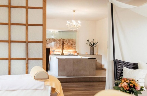 Bad Kleinkirchheim House | Doppelzimmer Zirbe 35 - 45 m² Long - Thermenwelt Hotel Pulverer