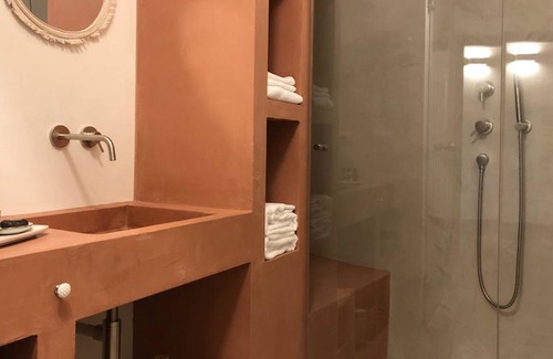Ivrea House | Dora maison de charme - Room LAUNO IPesci Ivrea TO - Italy