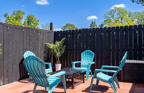 Mount Dora Apartment | Dora's Haven Getaway-Cozy 1Bedroom with Boat or Camper Parking- Free