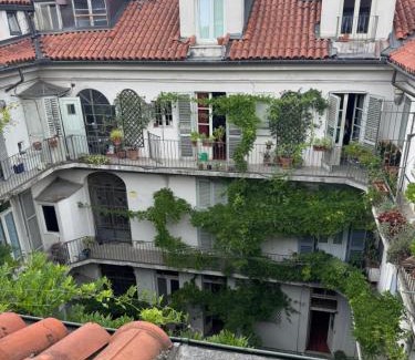 Roman Quarter Apartment | Dorahouse